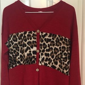 Vanilla Bay medium top;red/leopard;button down/tie